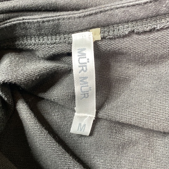 Mur Mur Anthropologie Grey Faux Leather Trim Top Size Medium - Picture 4 of 4